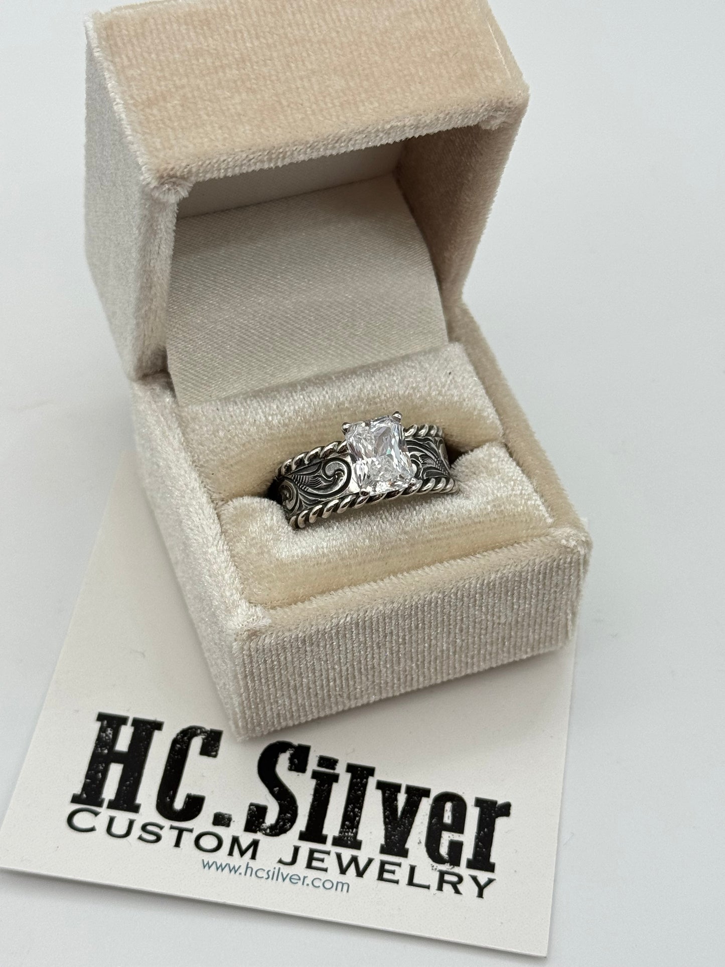Engagement Ring Rope Edge